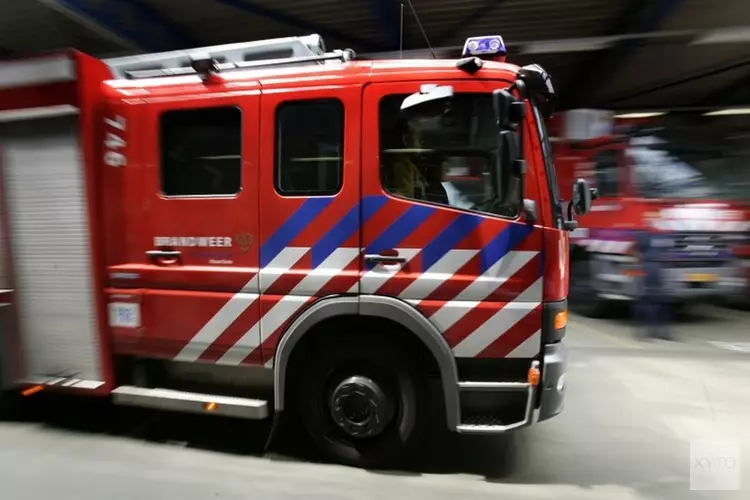 Camper in brand op A7 bij Wieringerwerf