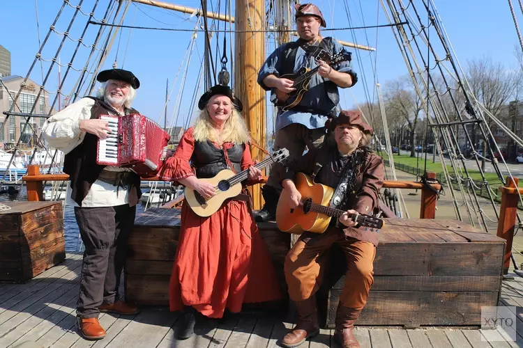 Het Scheepsfolk in de Nicolaaskerk te Westerland