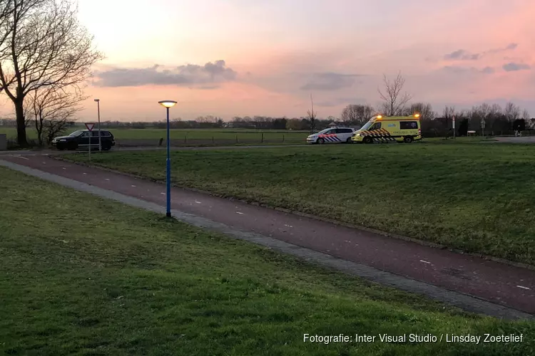 Fietsster naar ziekenhuis na aanrijding