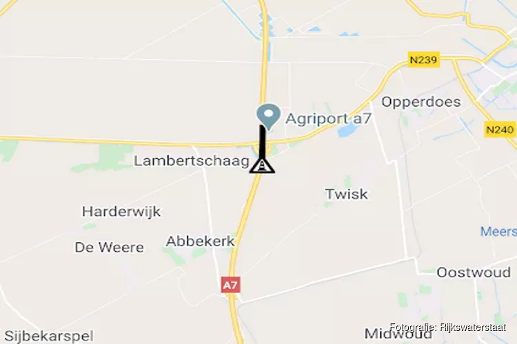 A7 in beide richtingen afgesloten bij Middenmeer door ongelukken na hagelbui