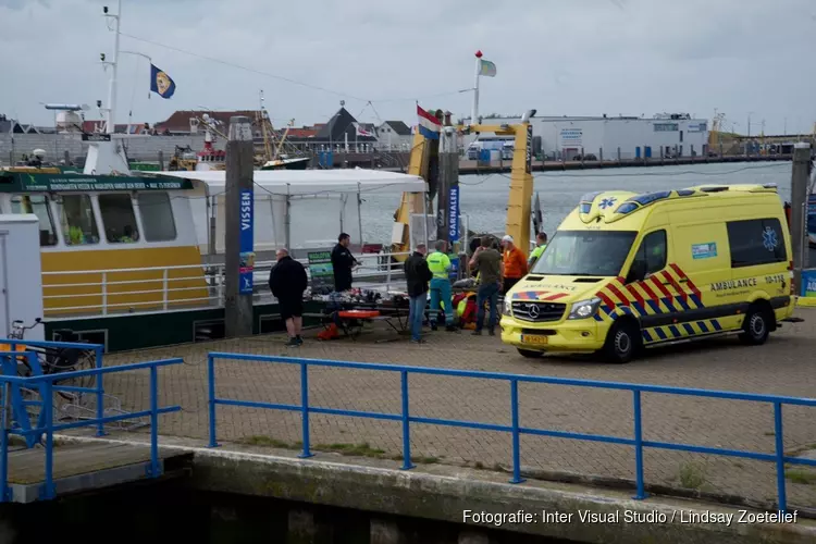 Vaartuig omgeslagen langs Afsluitdijk