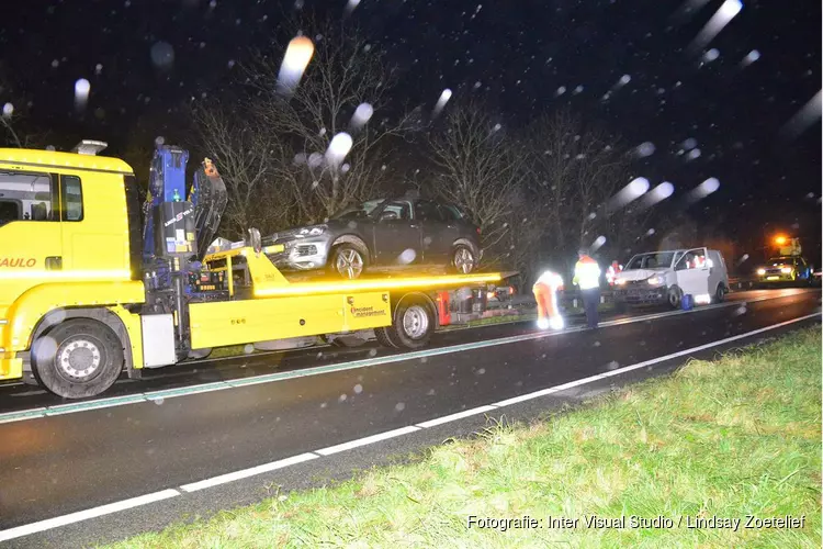 Negen auto&#39;s botsen op N99 bij Breezand