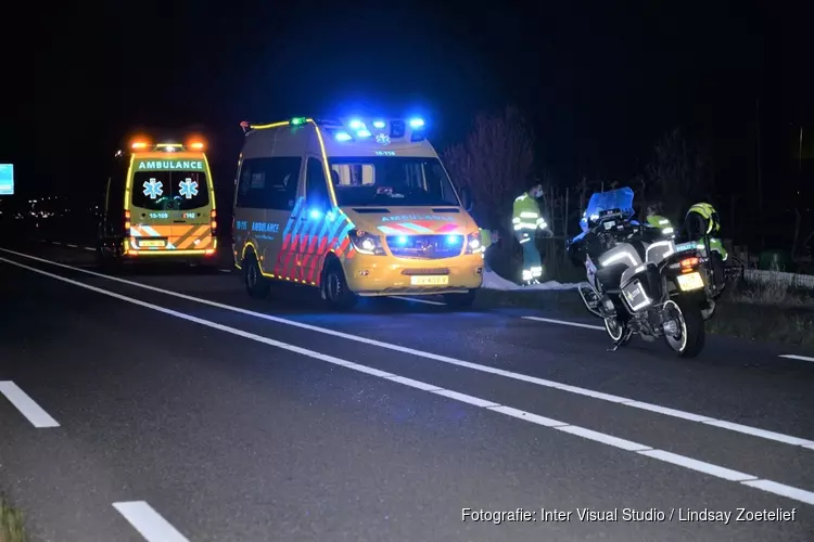 Gewonde bij ongeval tussen auto en motor in Hippolytushoef