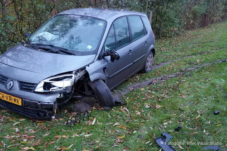 Ongeval met veel schade op N240 bij Slootdorp