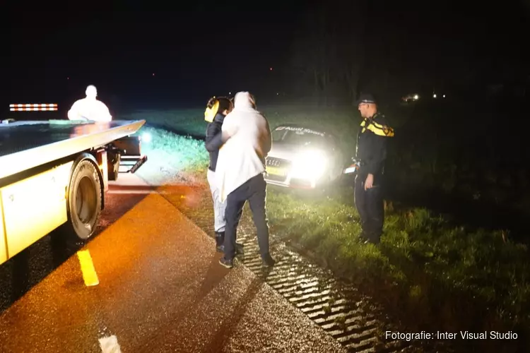 Auto te water in Wieringerwerf