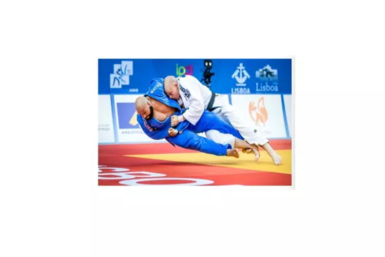 Henk Grol verzorgt judolessen bij Asahi-San