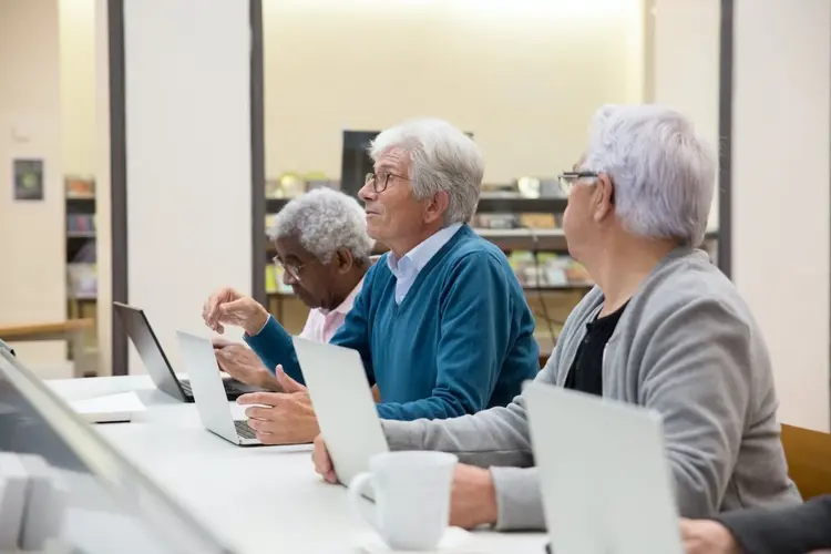 Leer omgaan met de computer tijdens cursus in Bibliotheek Anna Paulowna