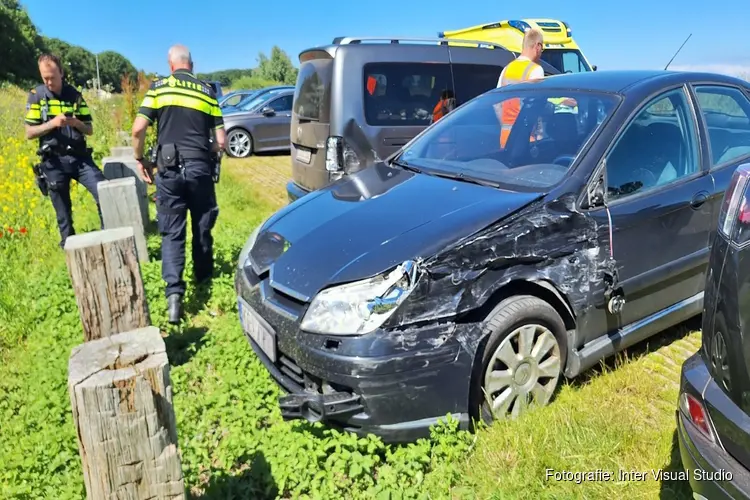 Veel schade bij ongeluk op A7 bij Den Oever