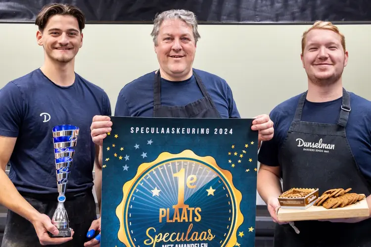 Bakkerij Dunselman bakt de lekkerste speculaas met amandelen van Nederland!