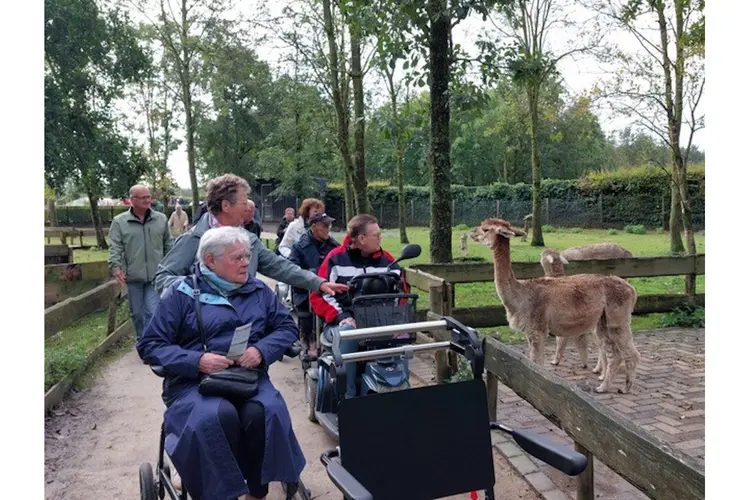 Uitstapje naar Hoenderdaell voor Inloophuis De Sluis