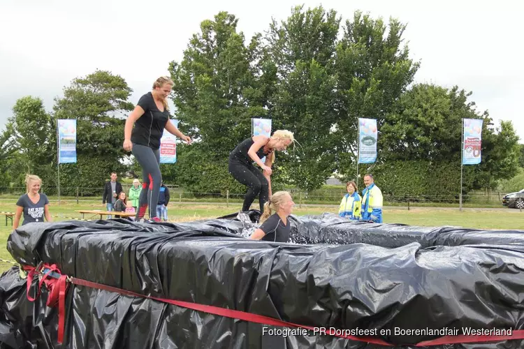 Bikkelen over Wad en Lutjestrand tijdens Wieringer Obstacle Run