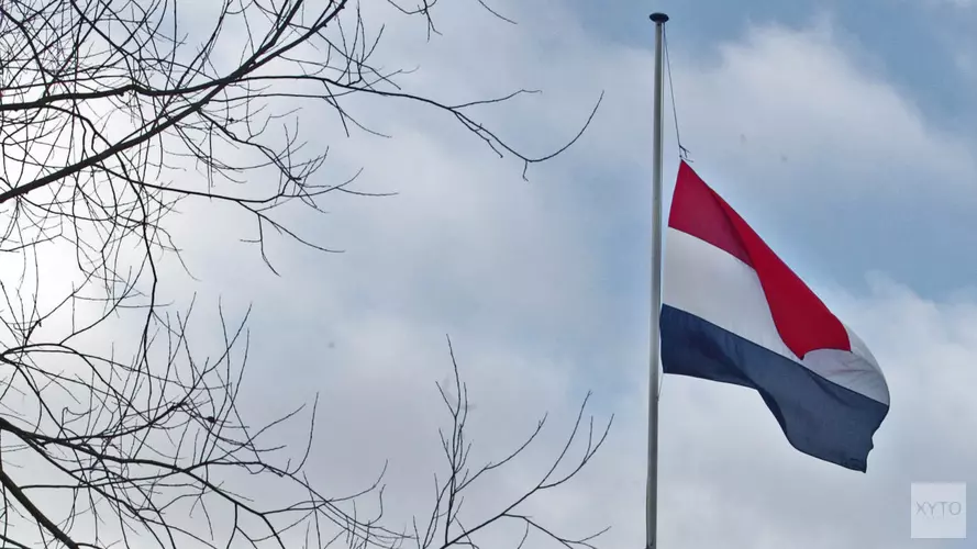 Inwoners Anna Paulowna steunen massaal oproep om vlag halfstok te hangen